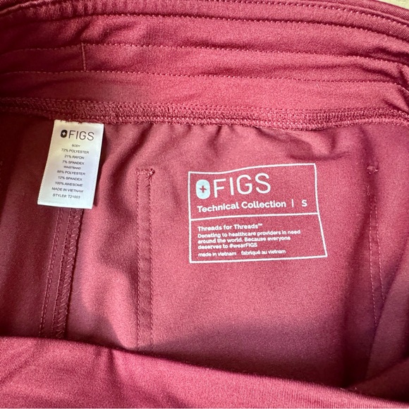 Figs Technical Collection Maroon Top - Picture 6 of 6